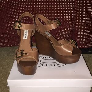 Brand new Steve Madden Wedges